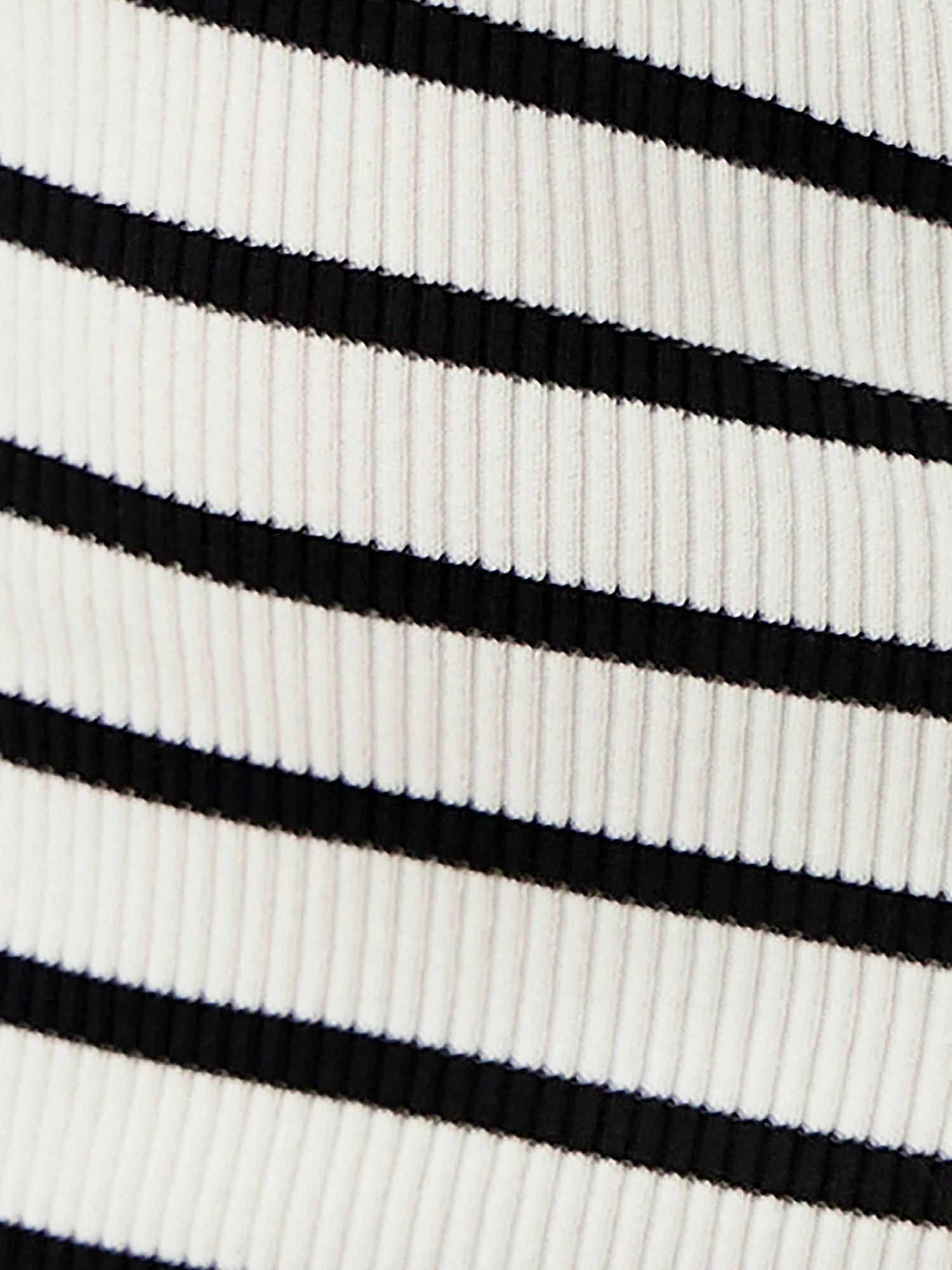 Amoretu Striped Knitted Slim-Fit Cardigan